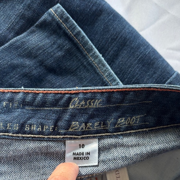 Eddie Bauer Deep Indigo specialty dyed Women's Jeans size 10 - Picture 2 of 3